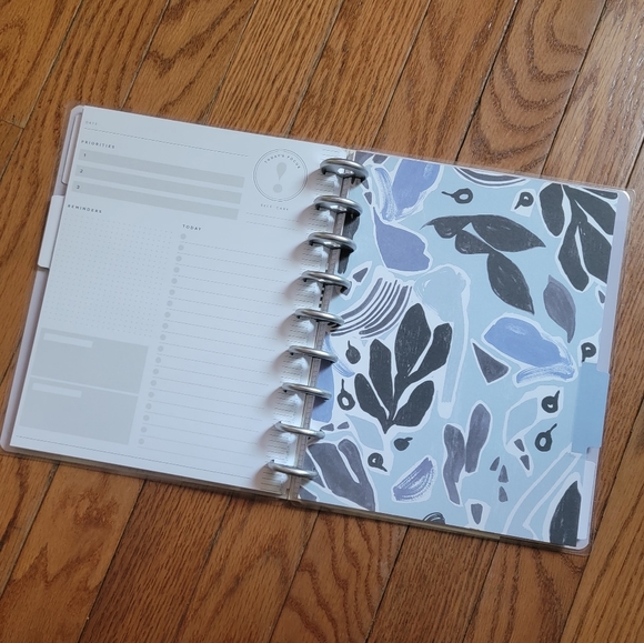 New Undated Funky Abstracts Happy Planner Classic Daily Layout 4 Months 2023 - Picture 7 of 16